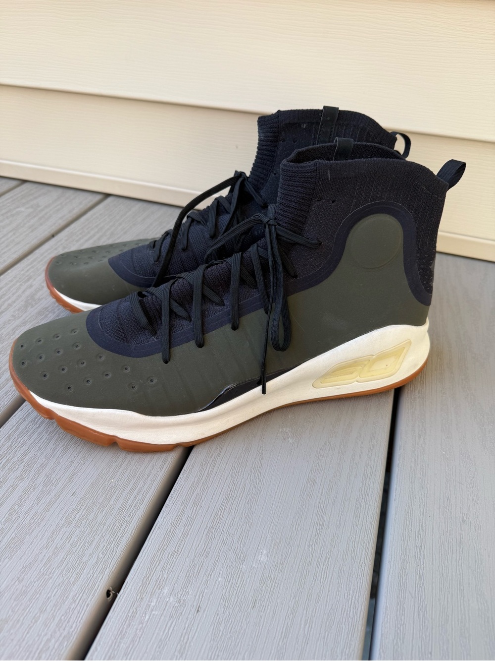 Under Armour Curry 4 1298306-008 Men’s Size 16 Black Olive Gum Basketball Shoes